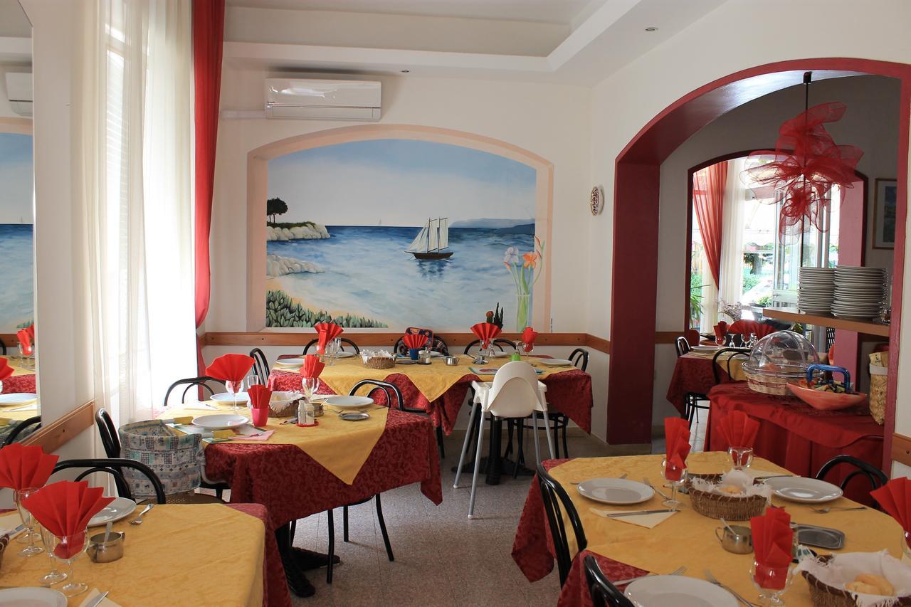 Hotel Susanna Rimini Exteriér fotografie