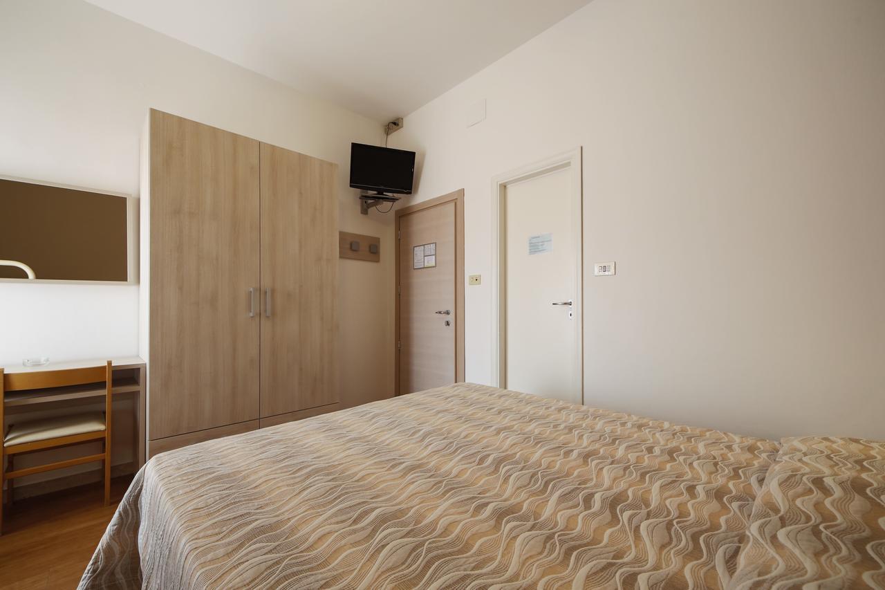 Hotel Susanna Rimini Pokoj fotografie