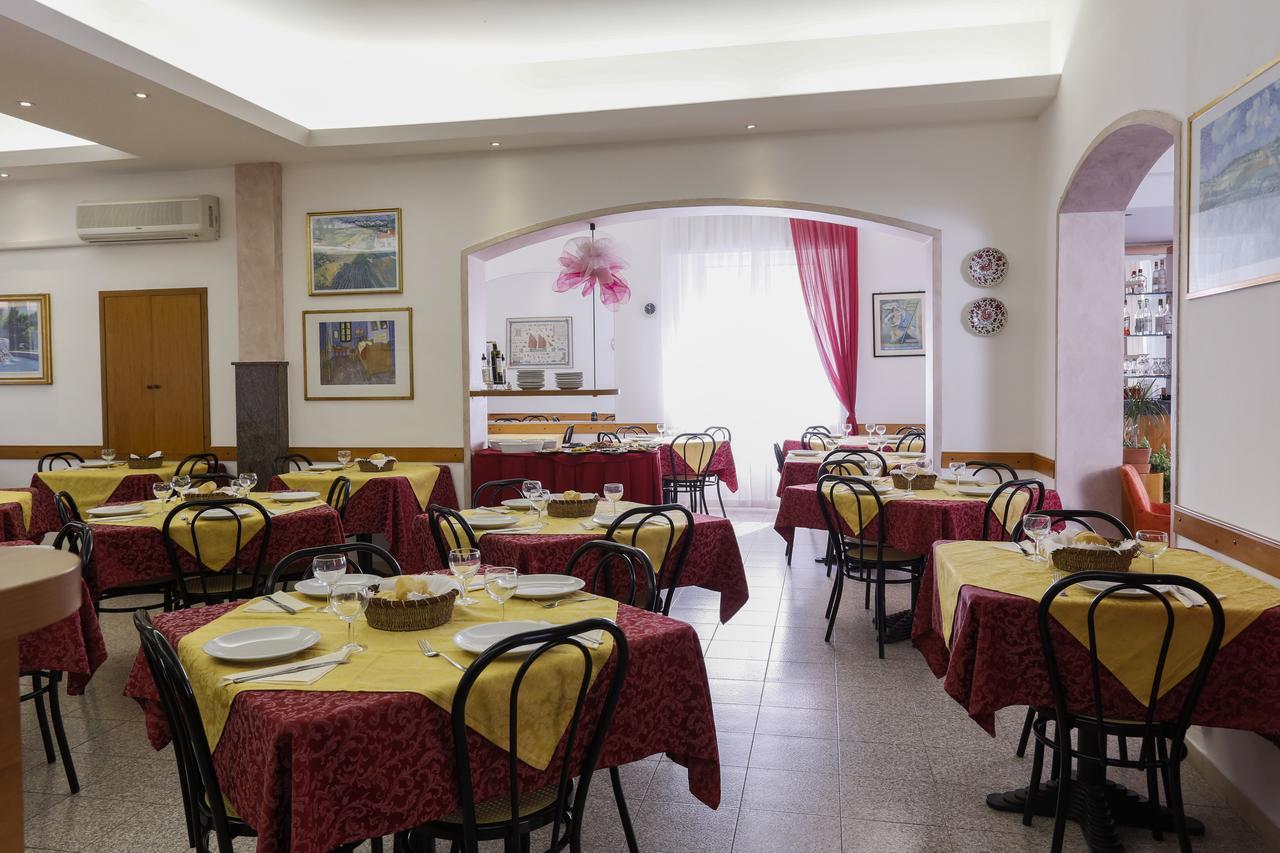 Hotel Susanna Rimini Exteriér fotografie