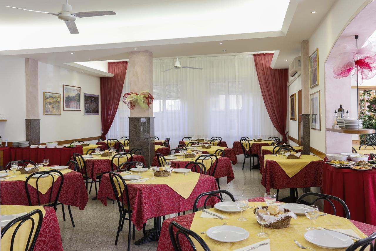 Hotel Susanna Rimini Exteriér fotografie
